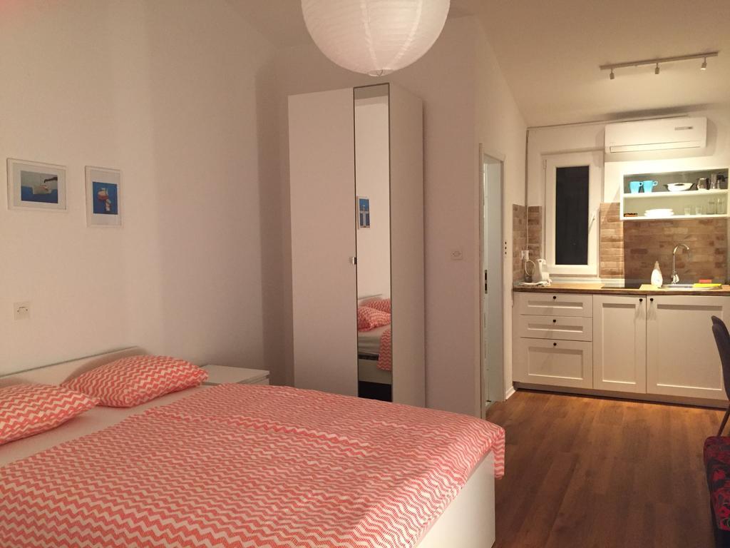 L&L Apartments Vir Bagian luar foto